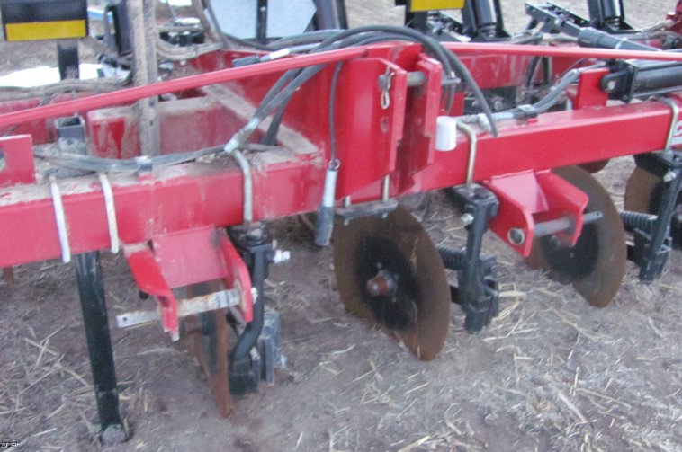 image for item 3019 Case NTX5310 DMI strip till tool bar with nurse tank