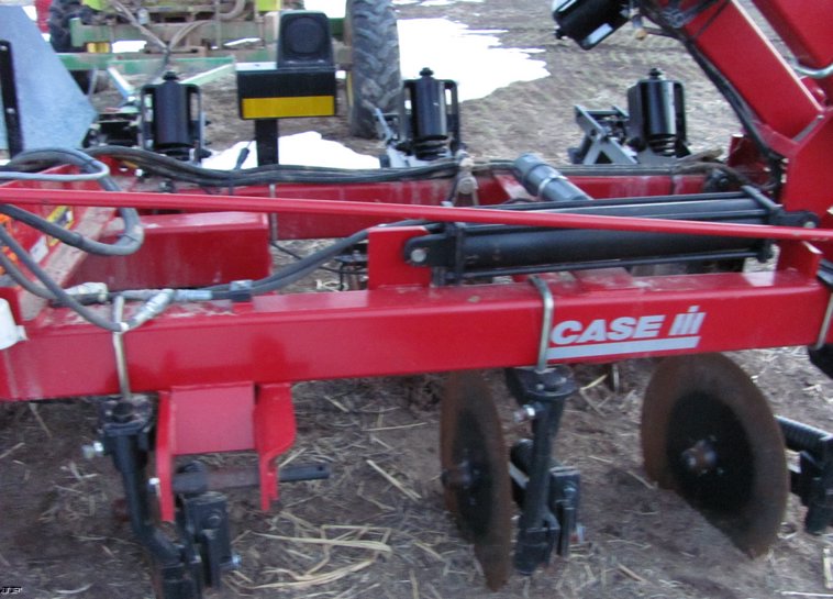 image for item 3019 Case NTX5310 DMI strip till tool bar with nurse tank