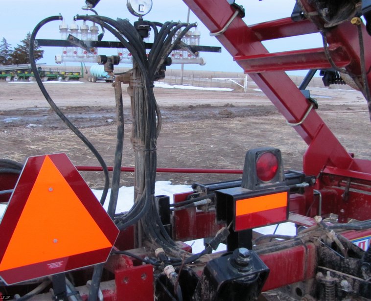 image for item 3019 Case NTX5310 DMI strip till tool bar with nurse tank