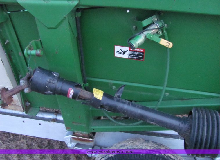 image for item 3020 2001 John Deere 1293 corn header