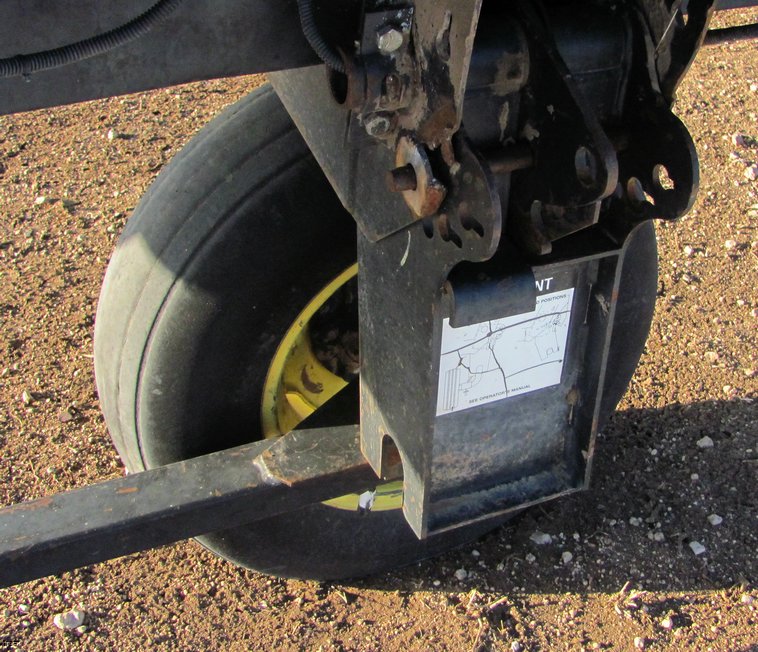 image for item 3021 1998 Mac Don 962 draper platform