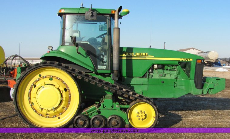 image for item 3022 2000 John Deere 8410T tractor