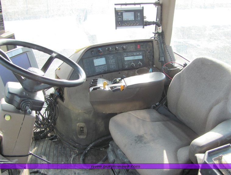 image for item 3022 2000 John Deere 8410T tractor