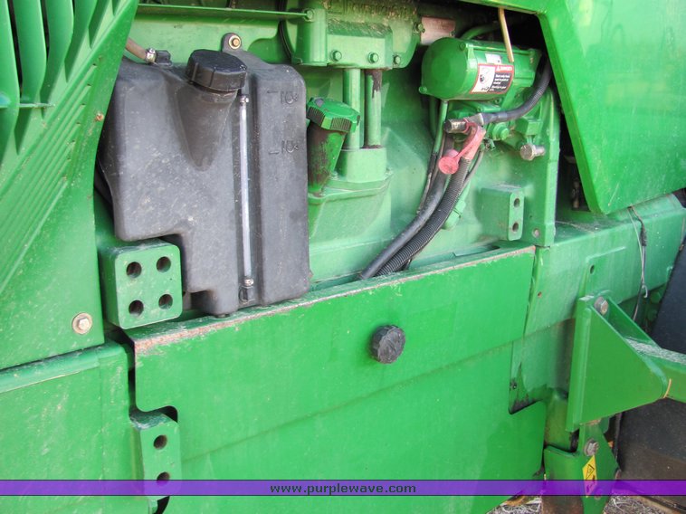 image for item 3022 2000 John Deere 8410T tractor