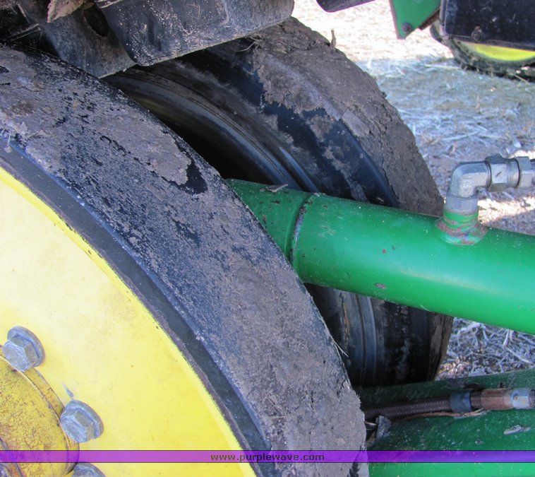 image for item 3022 2000 John Deere 8410T tractor