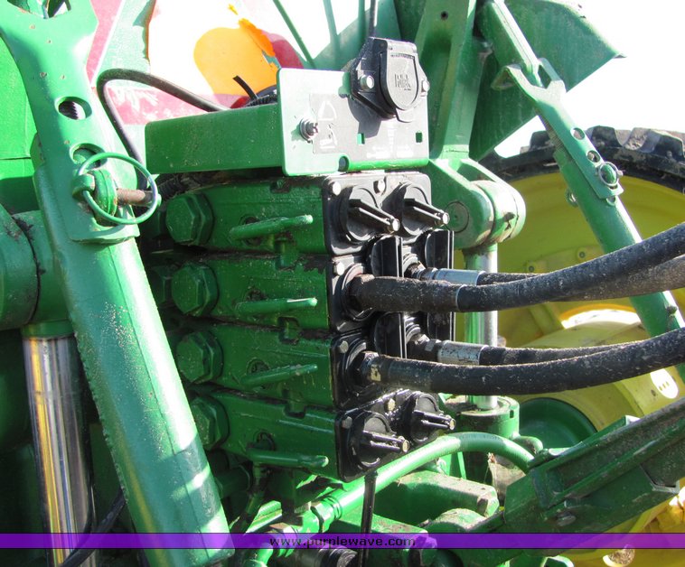 image for item 3022 2000 John Deere 8410T tractor