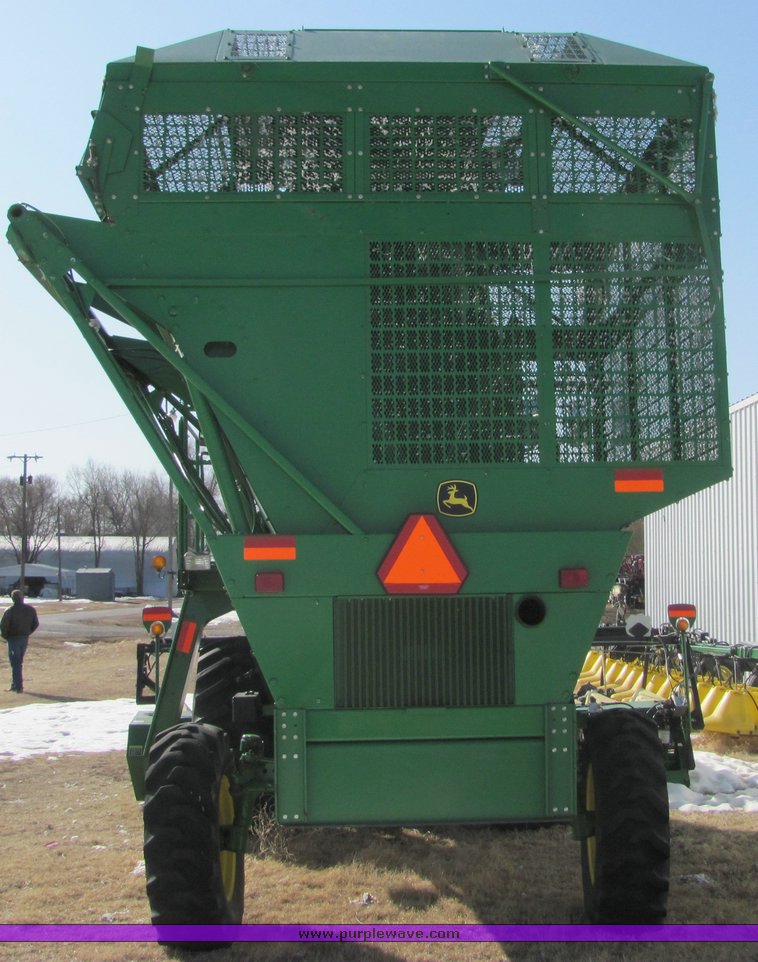 image for item 3025 2005 John Deere 7460 cotton stripper
