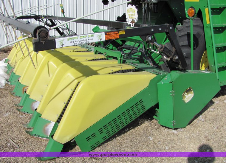 image for item 3025 2005 John Deere 7460 cotton stripper