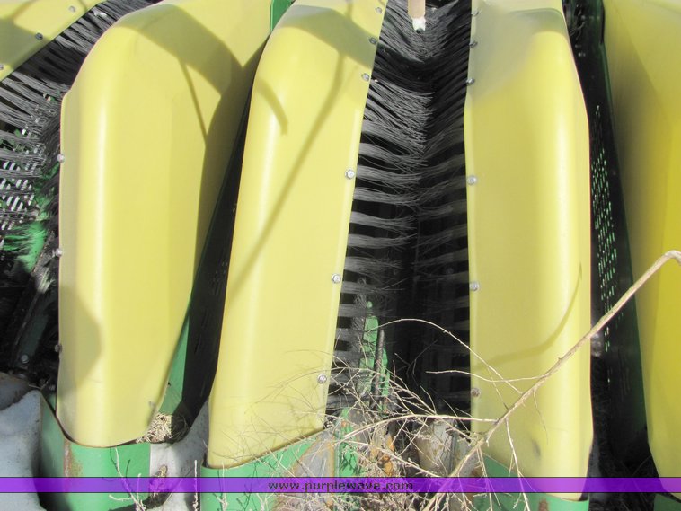 image for item 3025 2005 John Deere 7460 cotton stripper