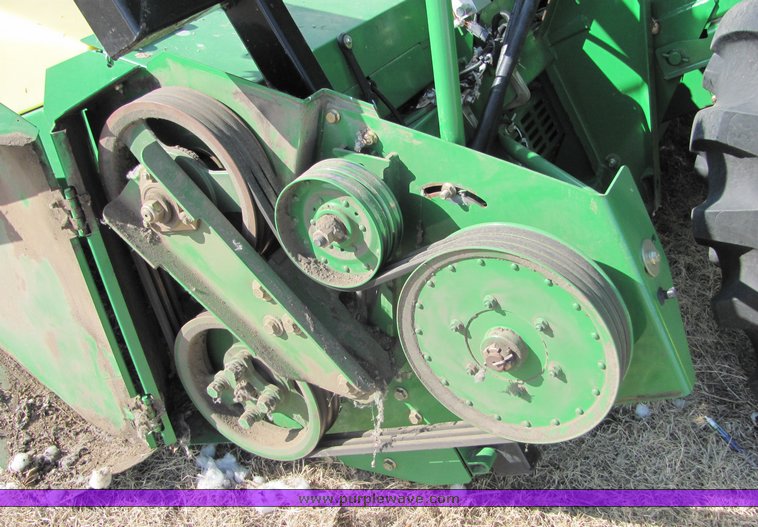 image for item 3025 2005 John Deere 7460 cotton stripper