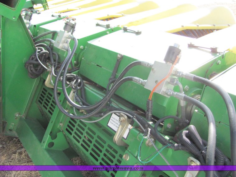 image for item 3025 2005 John Deere 7460 cotton stripper