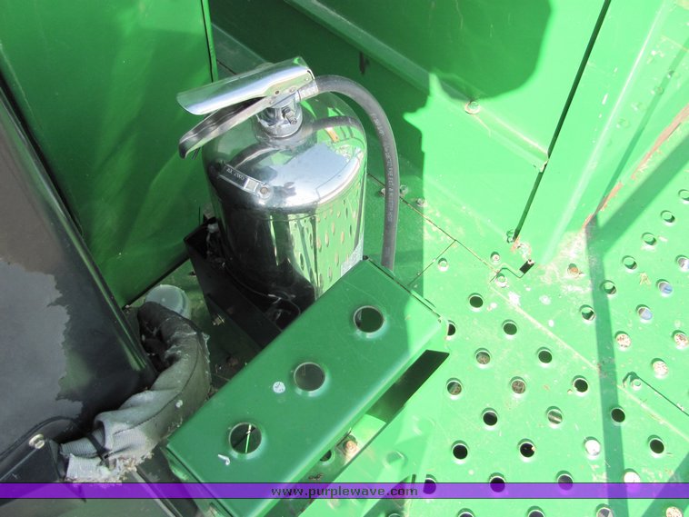 image for item 3025 2005 John Deere 7460 cotton stripper