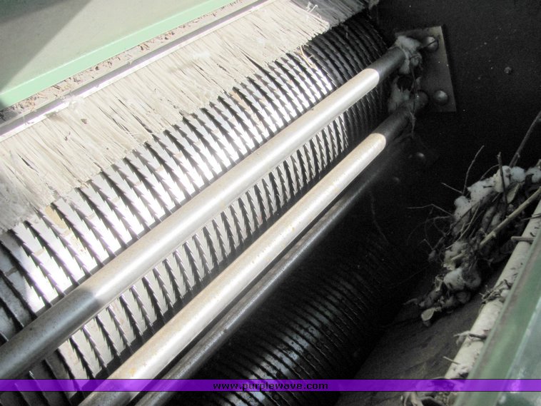 image for item 3025 2005 John Deere 7460 cotton stripper