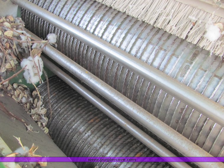 image for item 3025 2005 John Deere 7460 cotton stripper