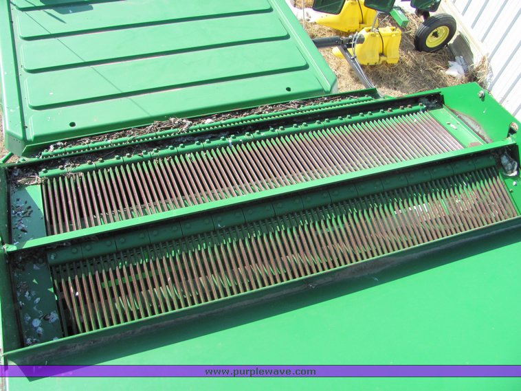 image for item 3025 2005 John Deere 7460 cotton stripper