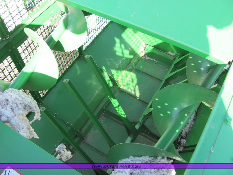 image for item 3025 2005 John Deere 7460 cotton stripper