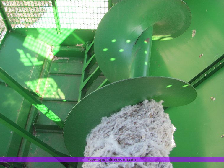 image for item 3025 2005 John Deere 7460 cotton stripper