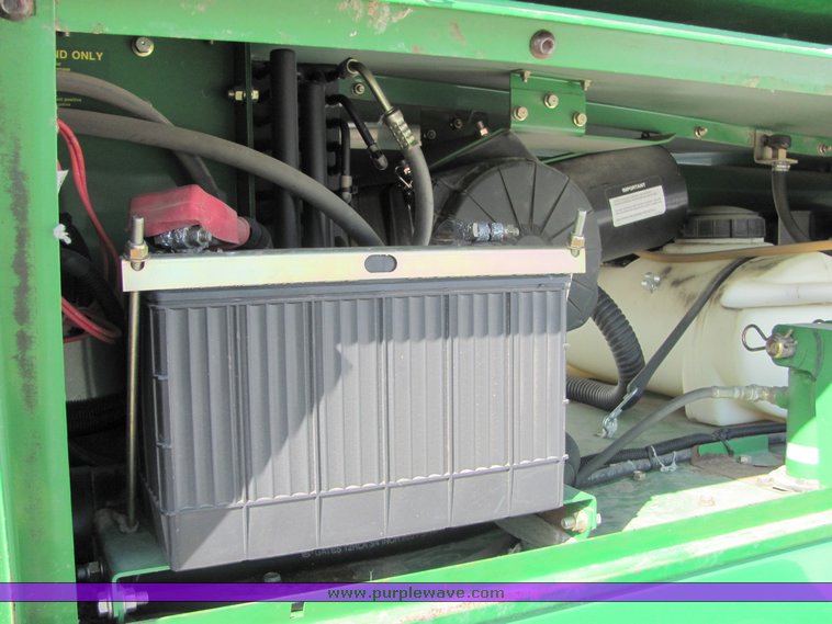 image for item 3025 2005 John Deere 7460 cotton stripper