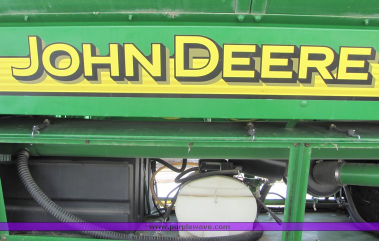 image for item 3025 2005 John Deere 7460 cotton stripper