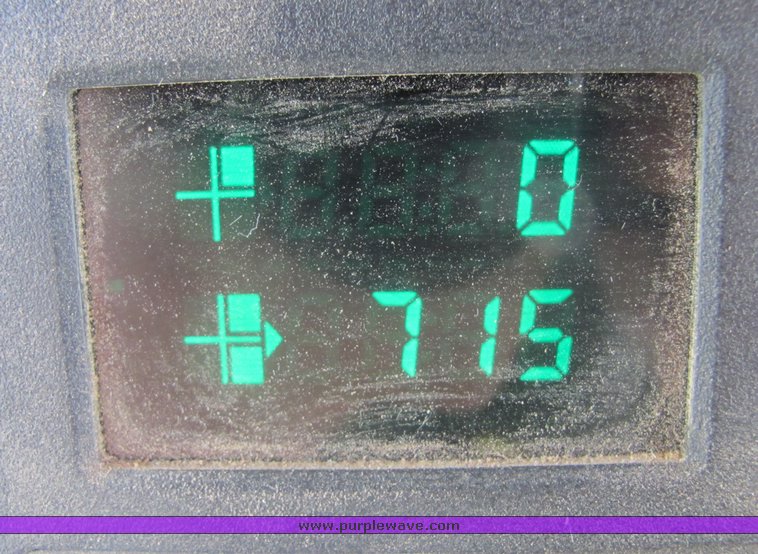 image for item 3025 2005 John Deere 7460 cotton stripper