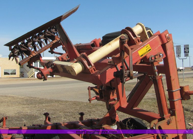 image for item 3030 Krause 3755 35' undercutter with pickers