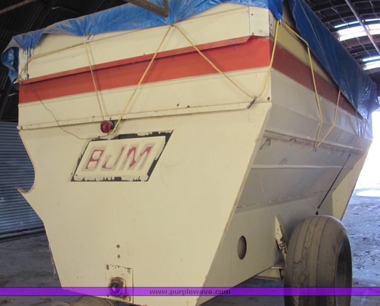 image for item 3032 BJM 450C grain cart