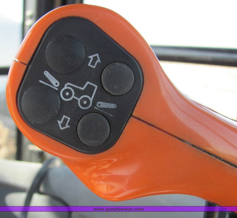 image for item 3034 1999 New Holland TV140 Bidirectional tractor