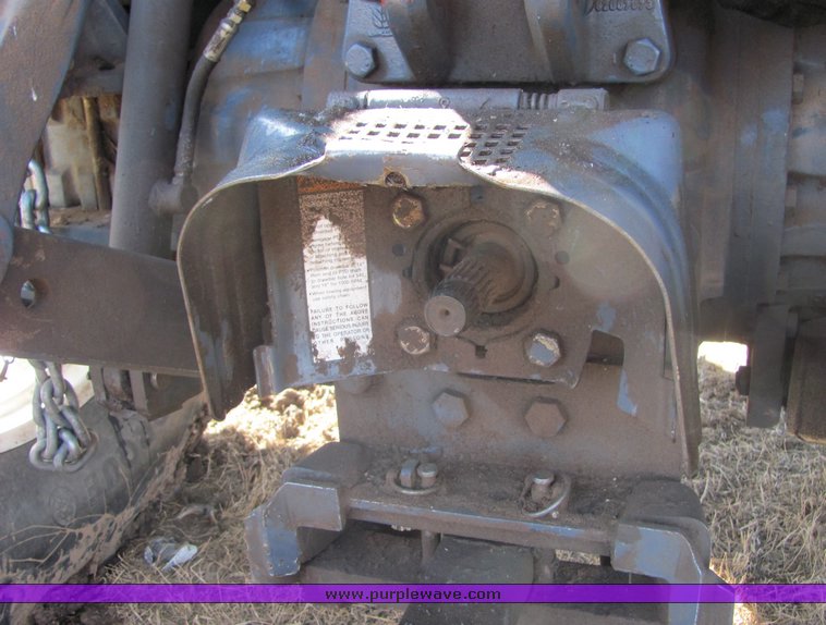 image for item 3034 1999 New Holland TV140 Bidirectional tractor