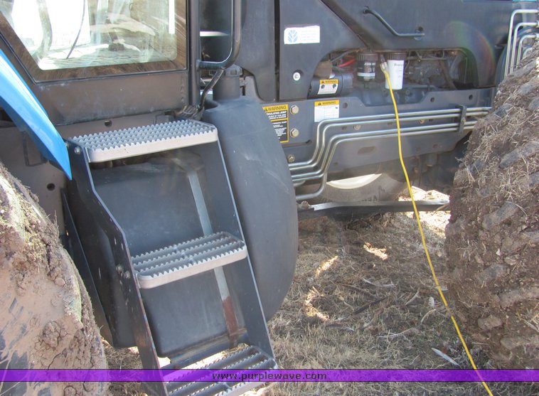 image for item 3034 1999 New Holland TV140 Bidirectional tractor