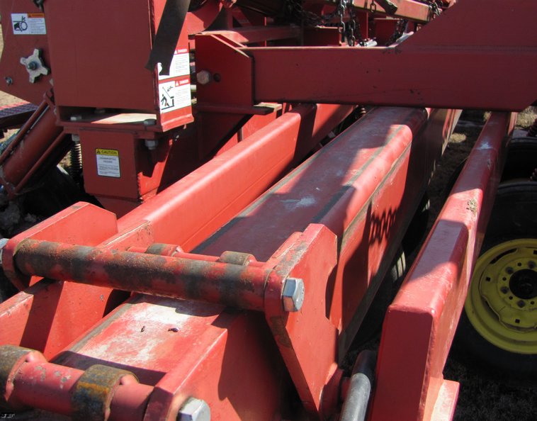 image for item 3037 Sunflower 9432 40' double disc drill