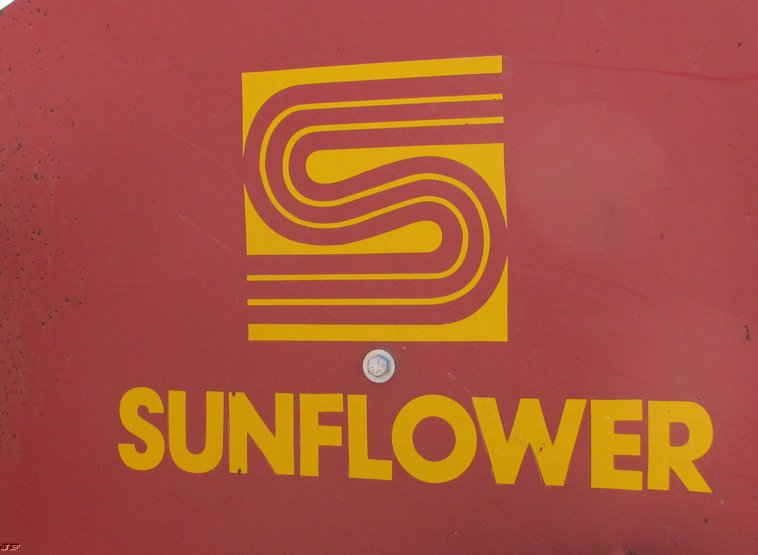 image for item 3037 Sunflower 9432 40' double disc drill