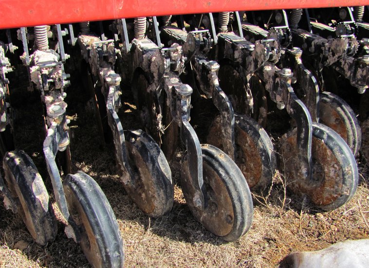 image for item 3037 Sunflower 9432 40' double disc drill