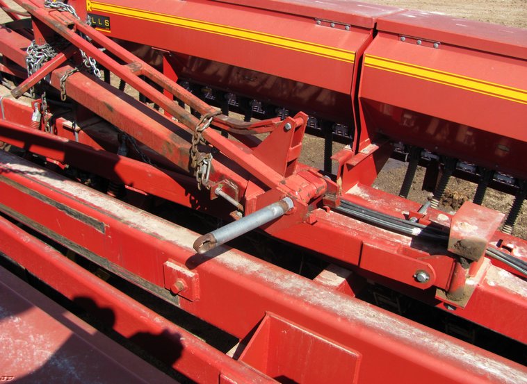 image for item 3037 Sunflower 9432 40' double disc drill