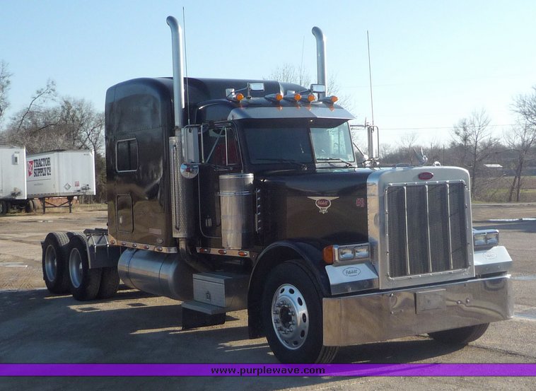 image for item 3999 2003 Peterbilt Conventional 379-127 semi tractor