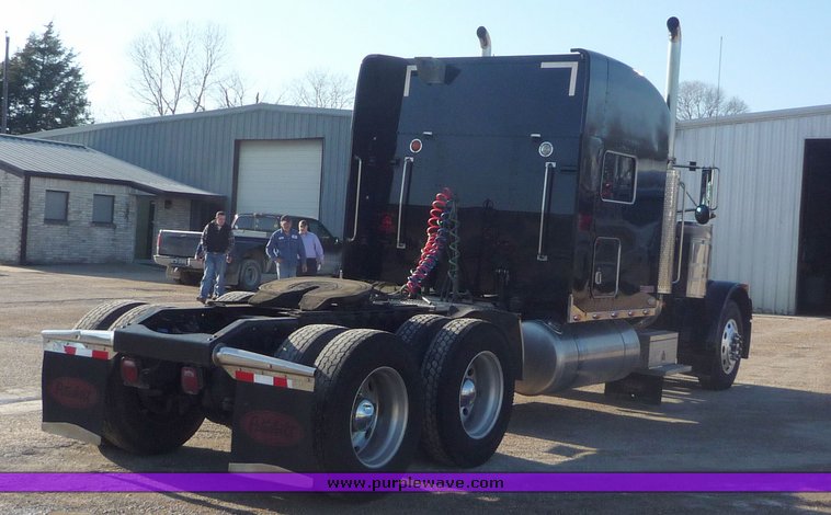 image for item 3999 2003 Peterbilt Conventional 379-127 semi tractor