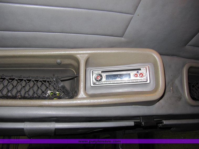 image for item 4000 2000 Peterbilt Conventional 379-127 semi tractor