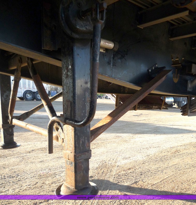 image for item 4001 2000 Wilson 48' flatbed trailer