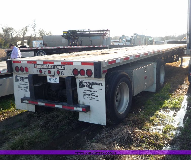 image for item 4002 2001 Transcraft Eagle 48' flatbed trailer