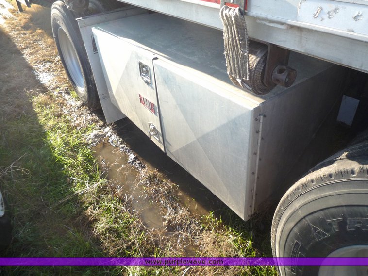 image for item 4002 2001 Transcraft Eagle 48' flatbed trailer