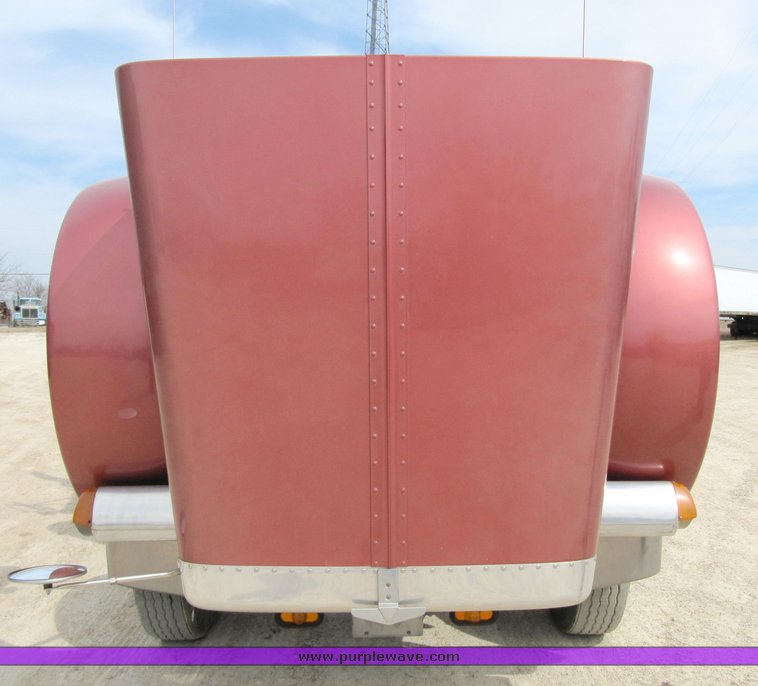 image for item 4003 2003 Peterbilt Conventional 379-119 semi tractor