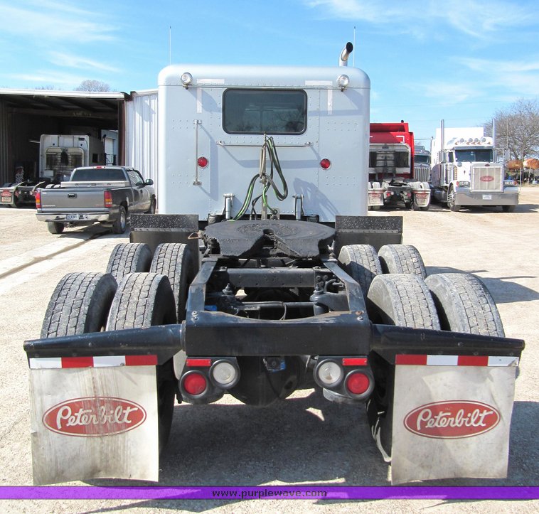 image for item 4005 2003 Peterbilt Conventional 379-119 semi tractor