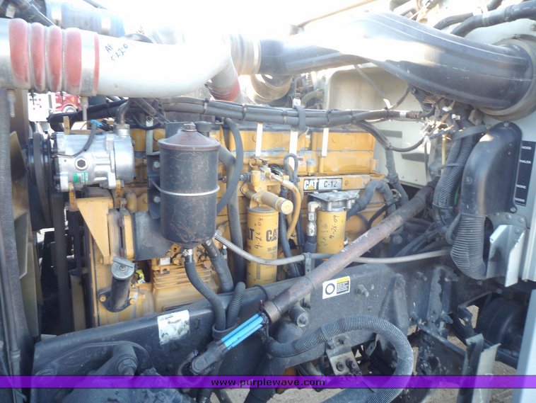 image for item 4005 2003 Peterbilt Conventional 379-119 semi tractor