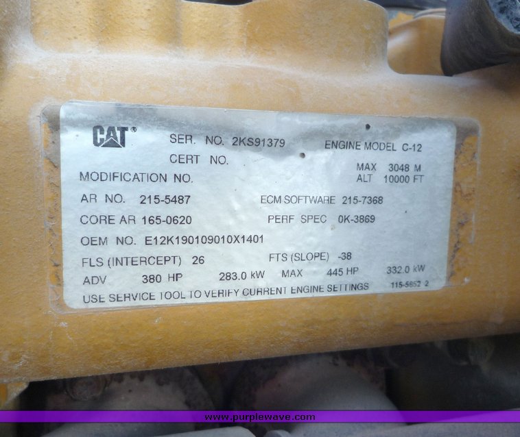 image for item 4005 2003 Peterbilt Conventional 379-119 semi tractor