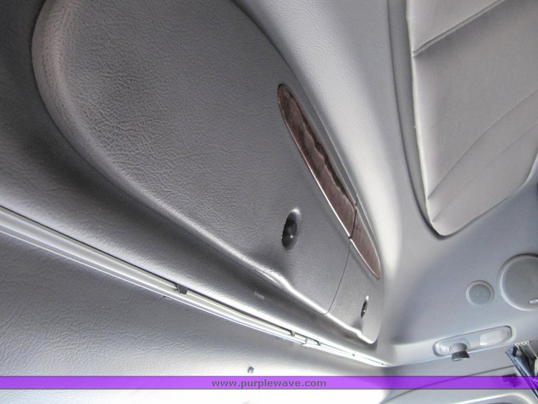 image for item 4006 2001 Peterbilt 387 semi tractor