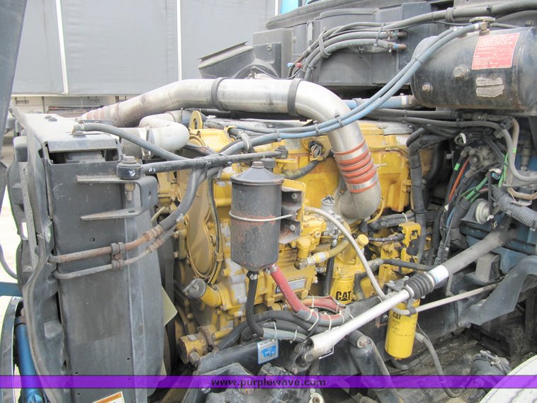 image for item 4006 2001 Peterbilt 387 semi tractor