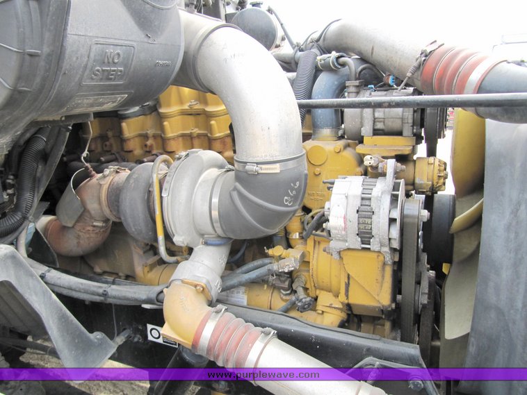 image for item 4006 2001 Peterbilt 387 semi tractor