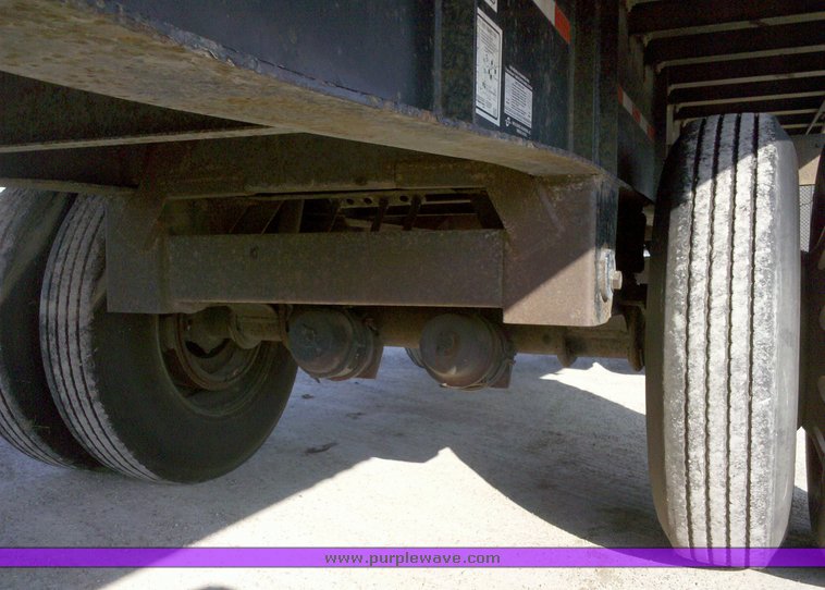 image for item 4007 2002 Transcraft Eagle 48' flatbed trailer