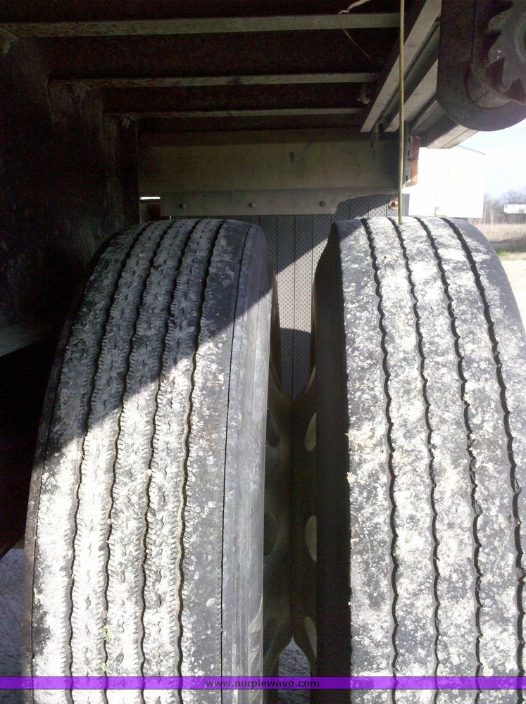 image for item 4007 2002 Transcraft Eagle 48' flatbed trailer