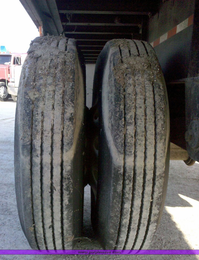 image for item 4007 2002 Transcraft Eagle 48' flatbed trailer