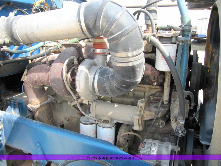 image for item 4008 1985 Peterbilt Conventional 359 semi tractor